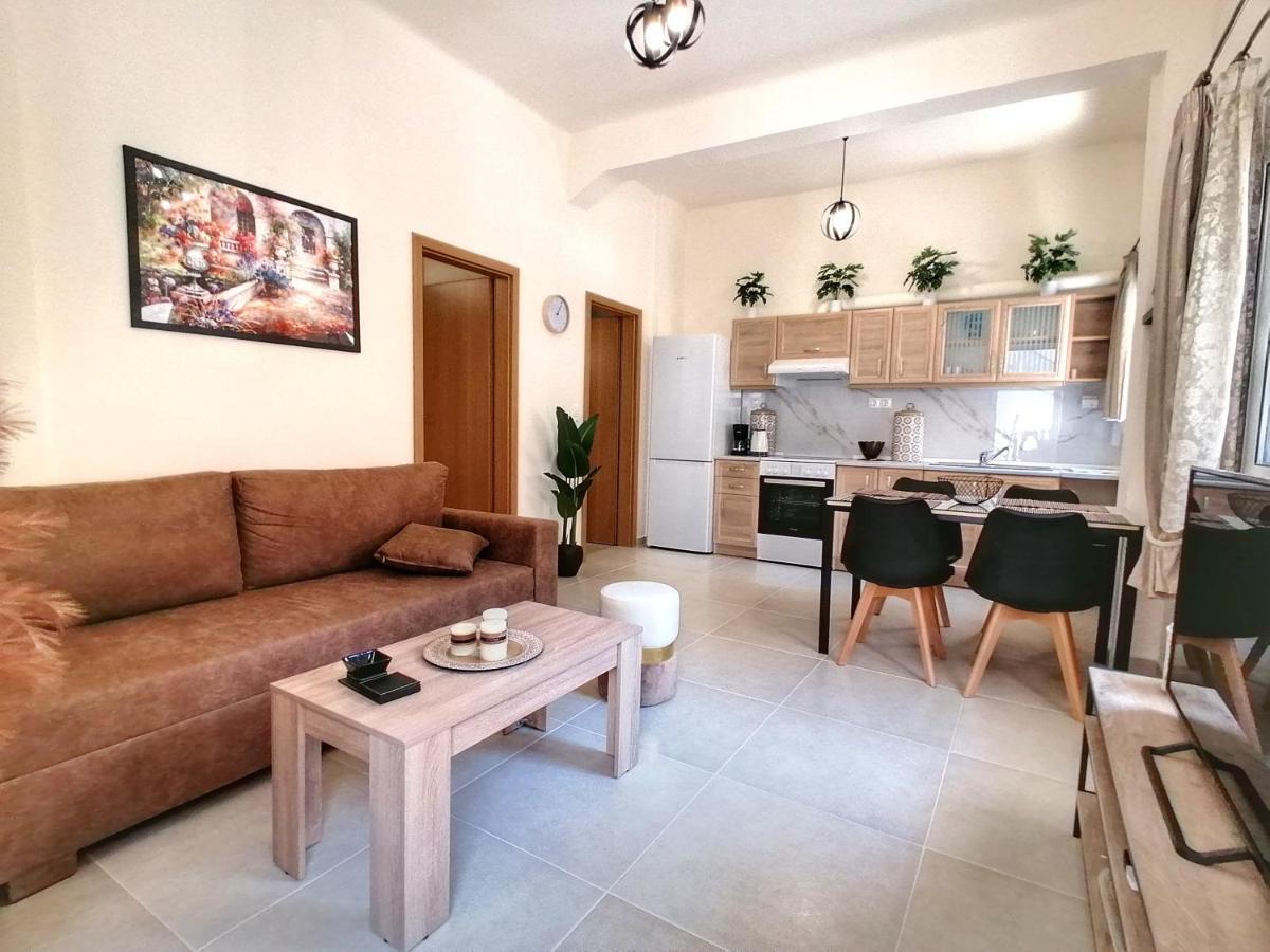 Alex Apartment, Cozy Place In Heraklion Center Экстерьер фото